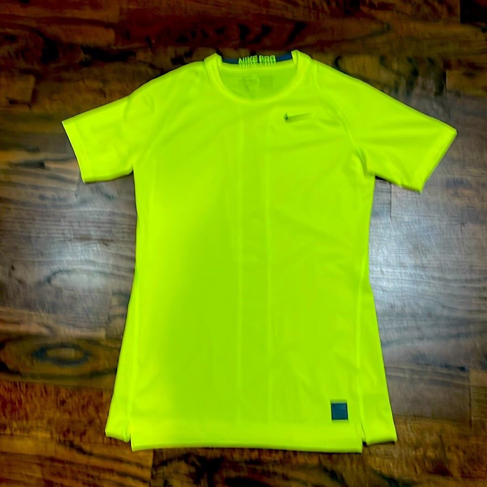 NWOT Nike dry fit shirt